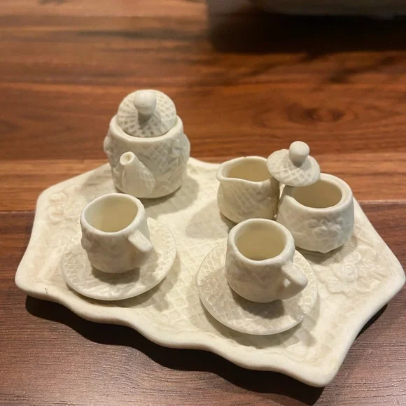 Miniature Porcelain Tea Set - Picture 2 of 4